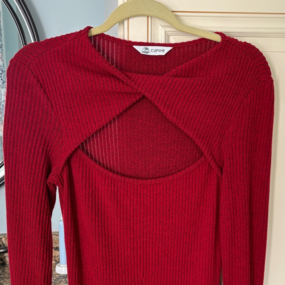 Cupshe Deep Red Ribbed Long-Sleeve dress with Front Cutout